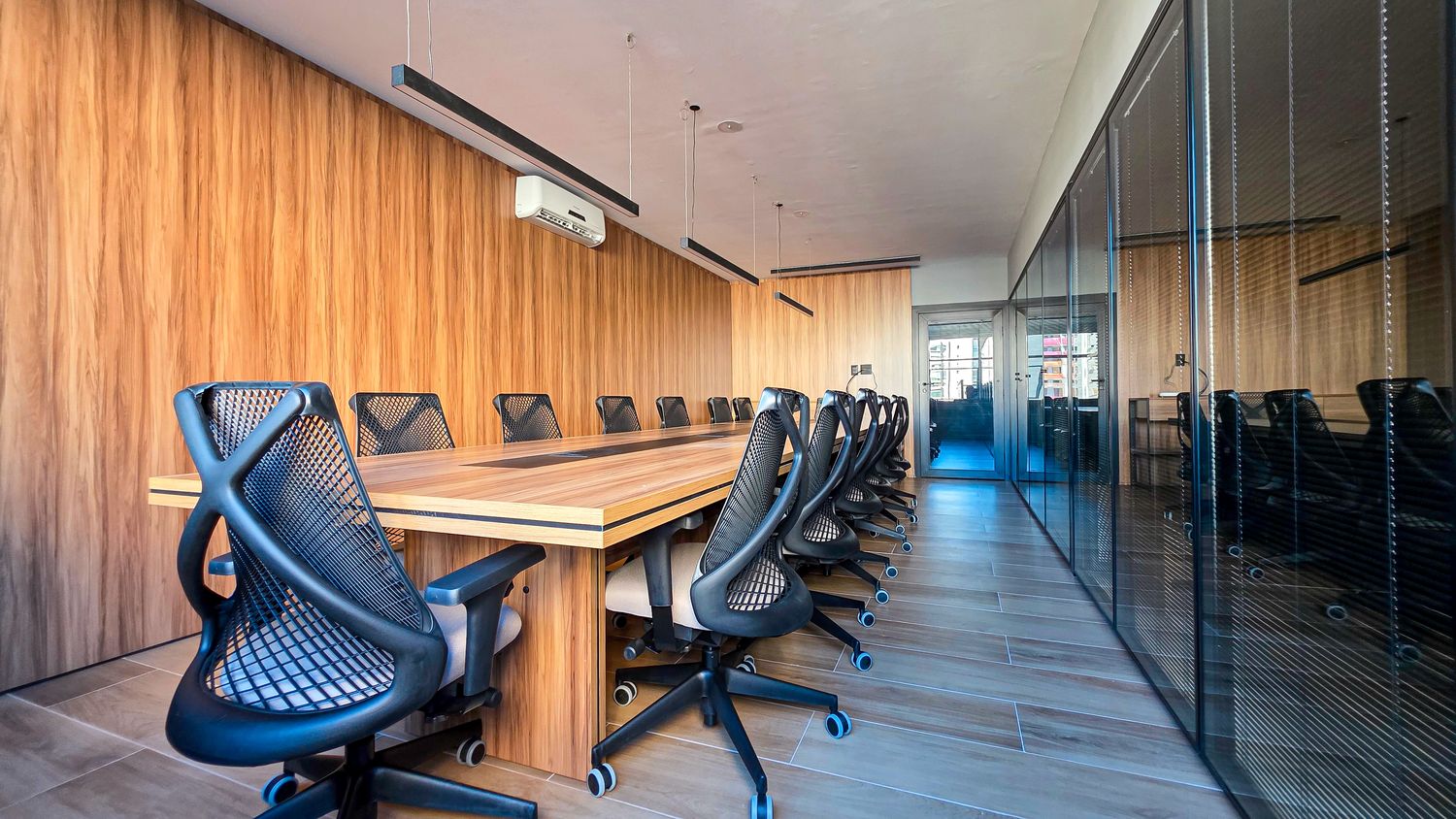 Projeto SkySec — Sala de reunião